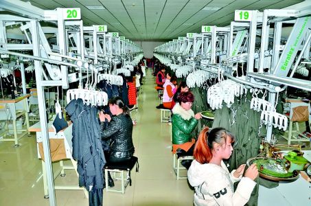 服饰加工助农脱贫