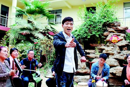 只为传承戏曲文化
