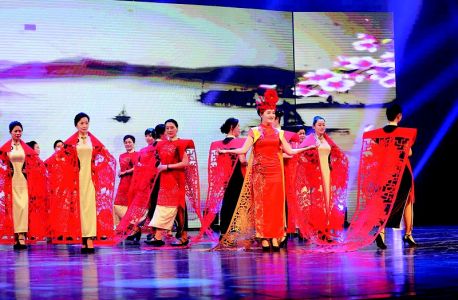 剪纸牡丹旗袍秀，惊艳八方客