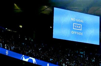 点击放大 VAR导演悲喜剧曼城天堂到地狱