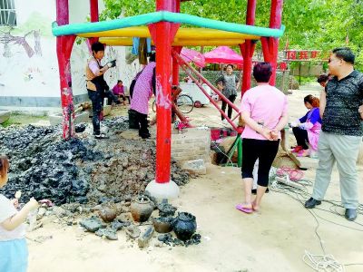 点击放大 湖西“小延安”古井清淤发现疑似抗战时期老物件