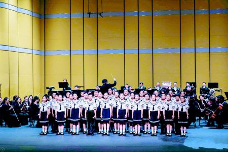 单县小学合唱团“唱进”上海大剧院
