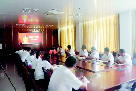 点击放大 牡丹区高庄镇中心卫生院组织党员干部观看“盛世大典”